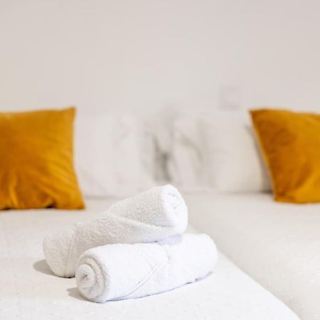 Los Apartamentos Jacinto Benavente Centro Madryt Zewnętrze zdjęcie