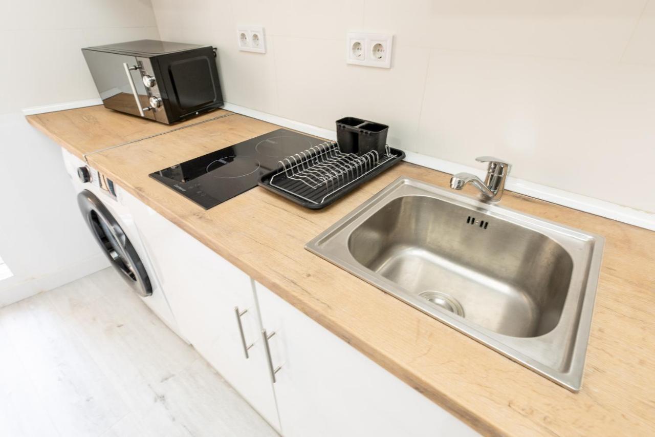 Los Apartamentos Jacinto Benavente Centro Madryt Zewnętrze zdjęcie