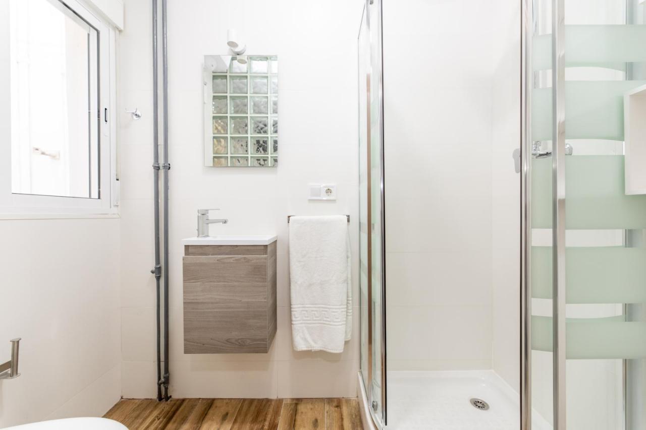 Los Apartamentos Jacinto Benavente Centro Madryt Zewnętrze zdjęcie