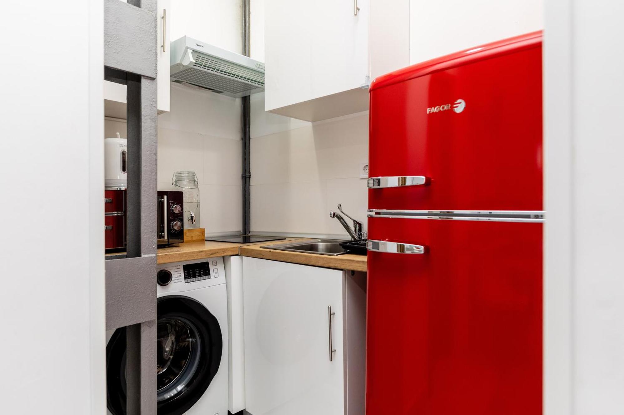 Los Apartamentos Jacinto Benavente Centro Madryt Zewnętrze zdjęcie