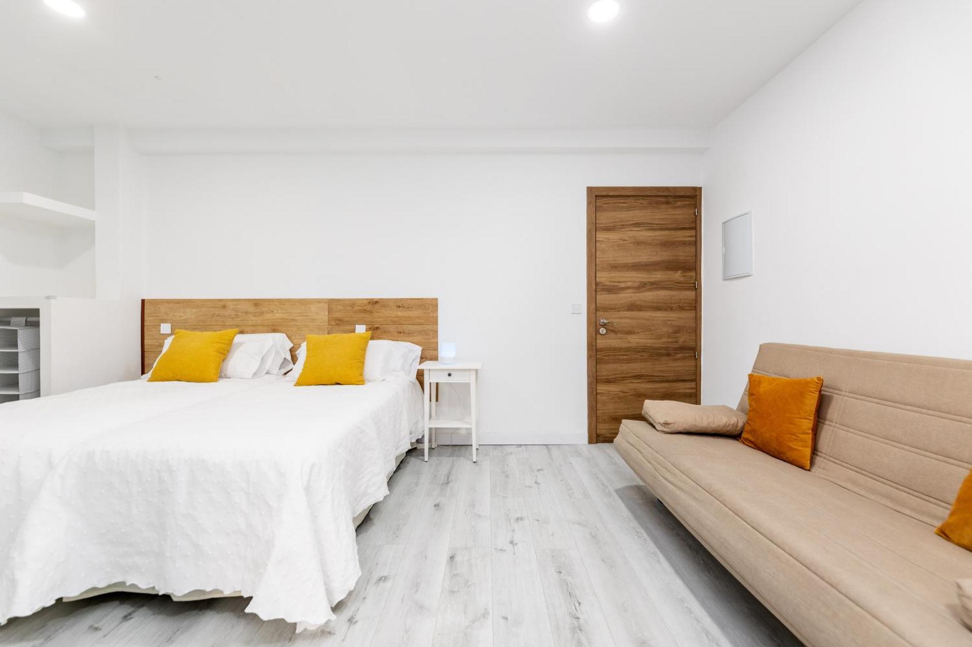 Los Apartamentos Jacinto Benavente Centro Madryt Zewnętrze zdjęcie