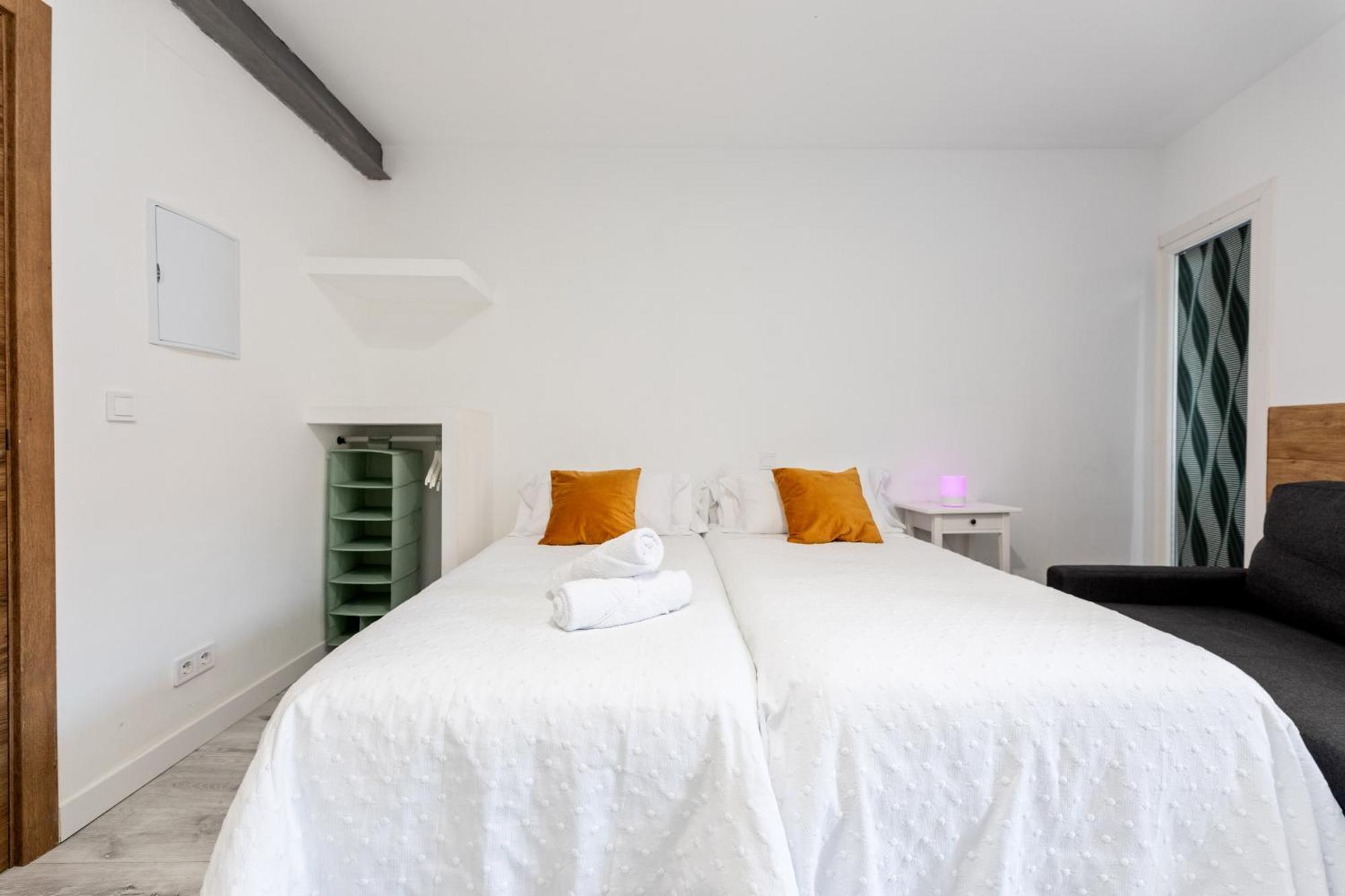 Los Apartamentos Jacinto Benavente Centro Madryt Zewnętrze zdjęcie