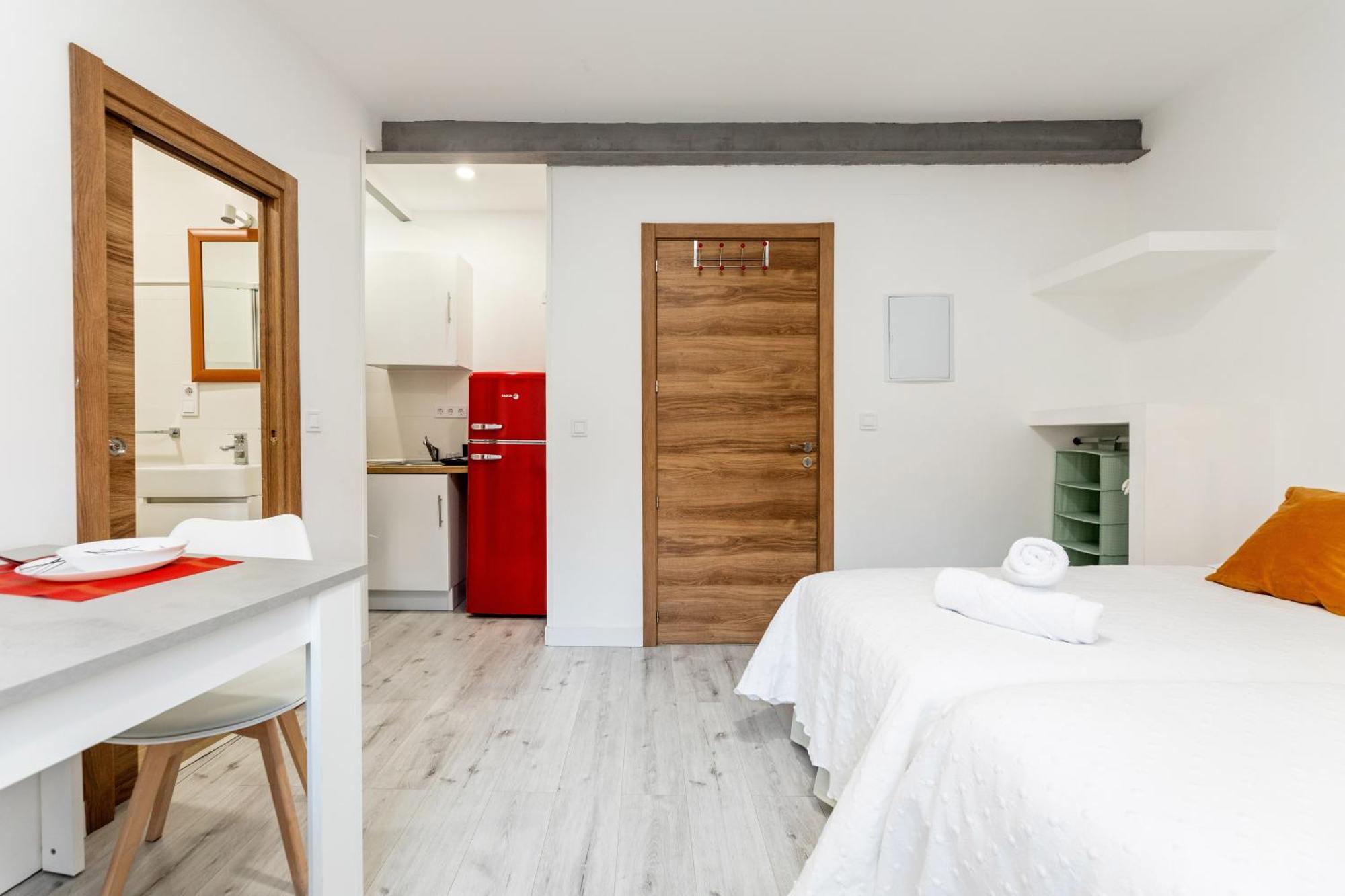 Los Apartamentos Jacinto Benavente Centro Madryt Zewnętrze zdjęcie