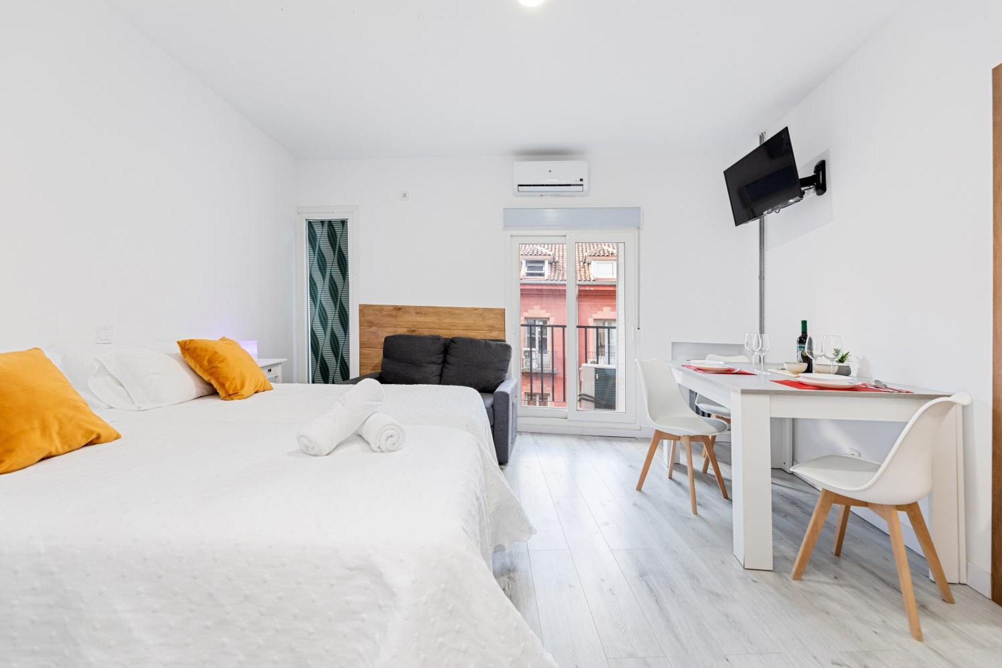 Los Apartamentos Jacinto Benavente Centro Madryt Zewnętrze zdjęcie
