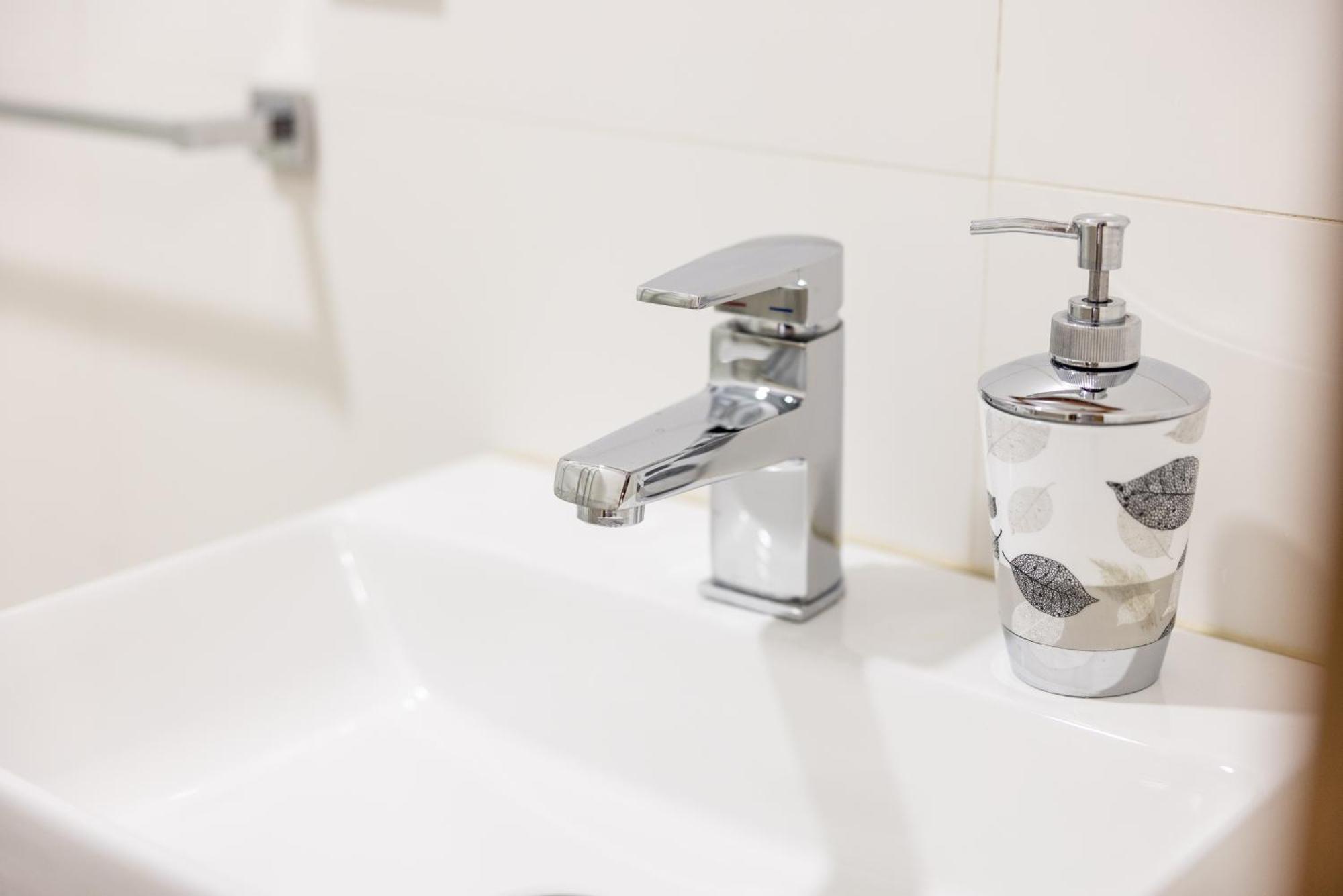 Los Apartamentos Jacinto Benavente Centro Madryt Pokój zdjęcie